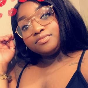 Meet your Posher, Kendra